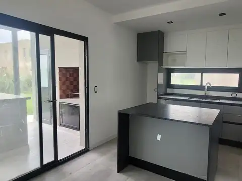 Casa en Venta en Francisco Alvarez, USD 255.000