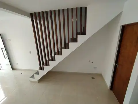 Dúplex en venta de 2 dormitorios c/ cochera en Costa Azul