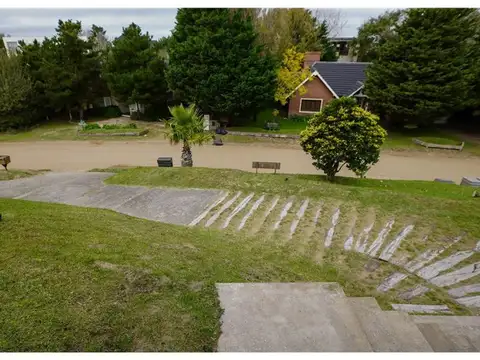 Casa 6 ambientes con 4 baños