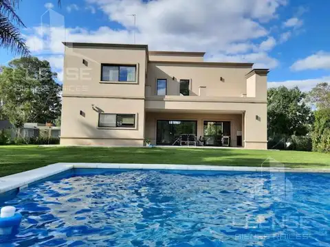 Casa 4 ambientes con 3 baños