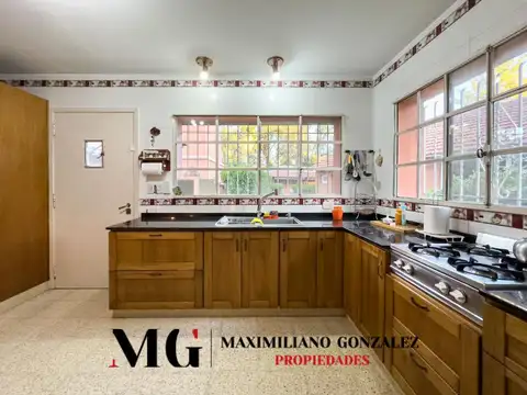 Casa 5 ambientes con 2 baños
