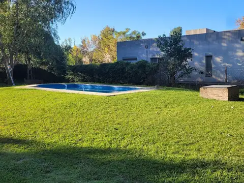 Venta Casa Barrio Parque Exaltación. Rio Areco al 600