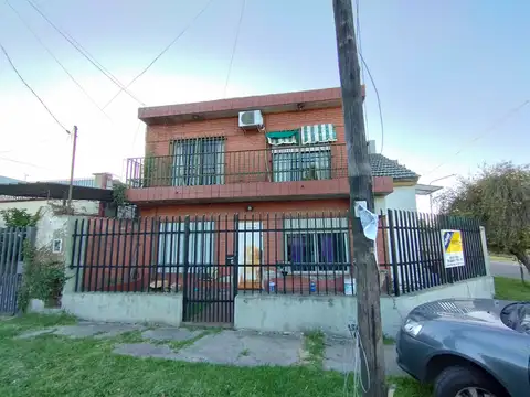 Casa 2 Familias en Venta - Ex 5 Ambientes en 2 plantas - Villa Tesei