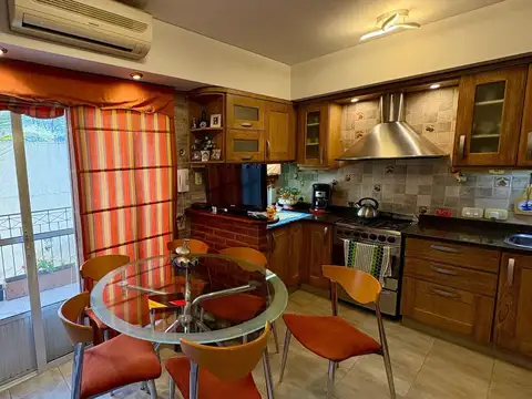 Hermoso Duplex 3 amb + Dependencia Quincho Patio y cochera