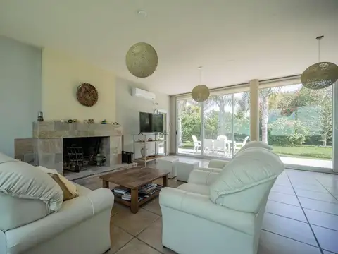 VENTA CASA 4 AMB B. CERRADO PILAR LAS ORQUíDEAS