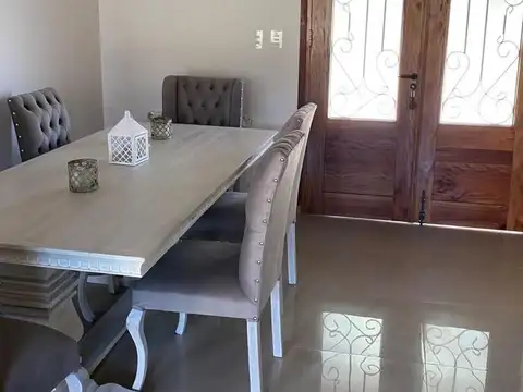Casa 5 ambientes con 2 baños