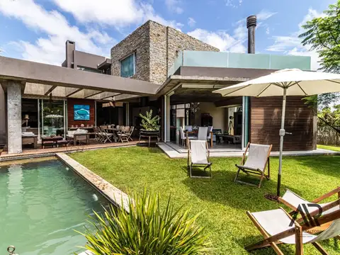 Casa en venta de 4 dormitorios en Parque Miramar