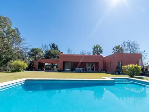 Venta Casa 4 amb con Pileta en B. Segundo Colinas