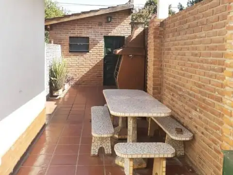 Casa en Venta con 1 cochera