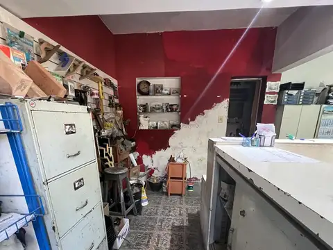Venta Local con galpón en  Parque Chas
