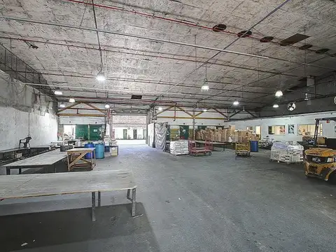 Galpón - Depósito de 9.100 m2  en  Barracas  - ALQUILER - Mixtura 3