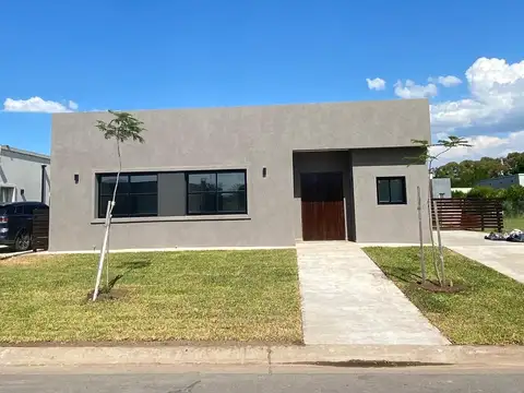 Casa en Venta en Pilar del Este - San Ramon, USD 198.000