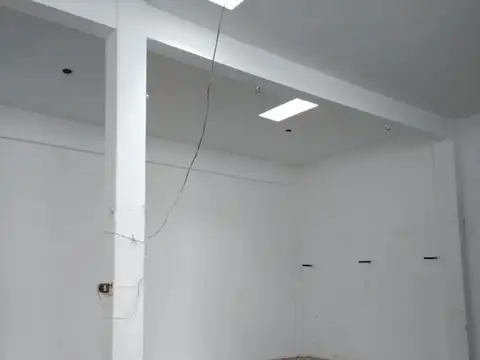 2 locales + cochera y deposito en importante ubicacion, ANTES u$s300.000, HOY U$S 260.000