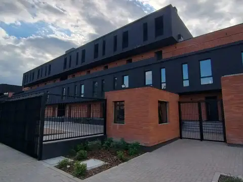 Departamento Tipo Duplex con Patio