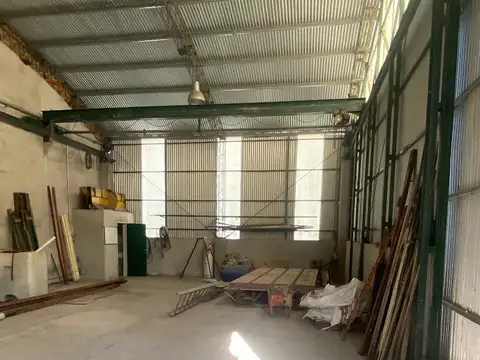 Hermoso Galpon de 300 m2, aprox con puente grua