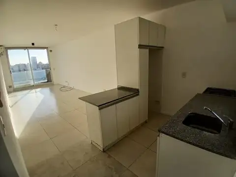 Alquiler monoambiente con SUM, parrillas, piscina, hidromasaje, vigilancia nocturna y ABL, en Flores