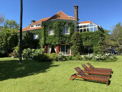 Espectacular casa en venta en Martínez, San Isidro. Muy buena ubicación.