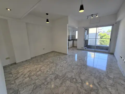 Monoambiente en Edificio de Categoría con SUM.