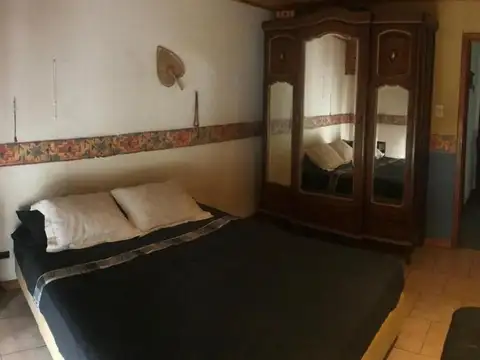 HERMOSA CASA DE 5 AMBIENTES! ACEPTA PERMUTA