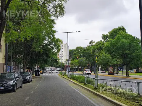 Avenida Caseros al 1500