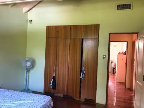 Casa 6 ambientes con 3 baños