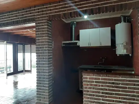 Depto Tipo Casa 3 ambientes con 2 baños