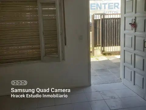 Casa en Alquiler en Castelar Sur, $ 750.000