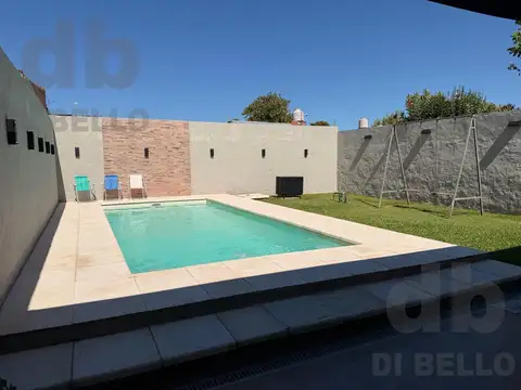 Importante propiedad de 3 dormitorios con local y garaje