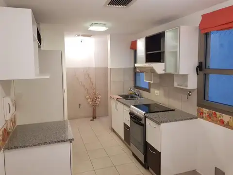 Departamento en Alquiler con 1 cocheras