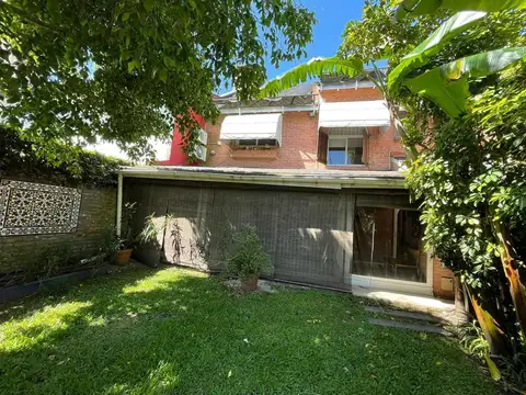 Casa 5 ambientes con 2 baños