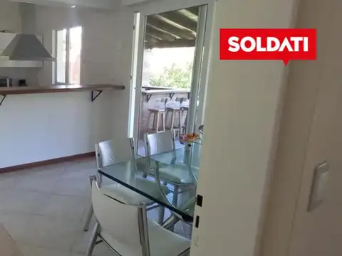 Casa en Alquiler con 1 cochera