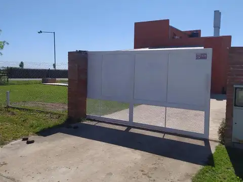 Casa 2 Hab, 2 Baños, Pileta, Presidente Perón 200 Bis, Funes Norte - Funes.