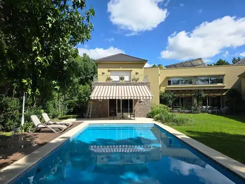 VENTA CASA CASCO DE LELOIR ITUZAINGO LOTE 2240M2