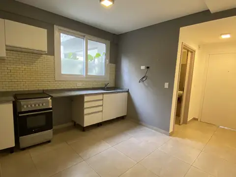 Corvalan 100, Piso Pb