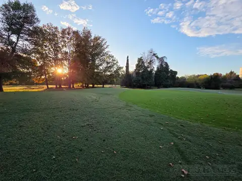 Casa 8 ambientes con 4 baños