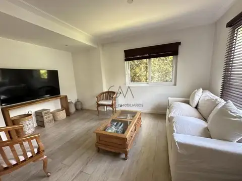 Casa 6 ambientes con 4 baños