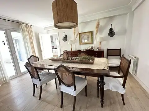 Casa en Alquiler Temporal con 2 cocheras