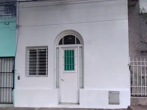 Casa al frente 1 Dorme x Bº Alberdi