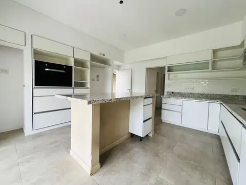 Casa en Venta con 6 cocheras