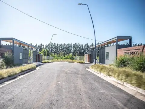 Terreno en Venta 30  mts Fondo