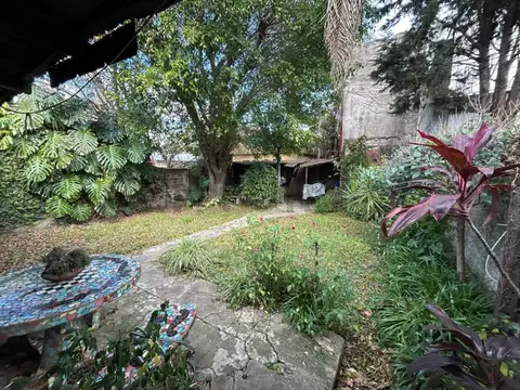 VENTA CASA FLORIDA (M) (3PH)  sobre  lote  propio  de 8.66 X 39.85 (TOTAL 339 M2) A RECICLAR