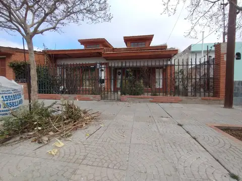 Casa en Venta en Cutral Co, USD 170.000