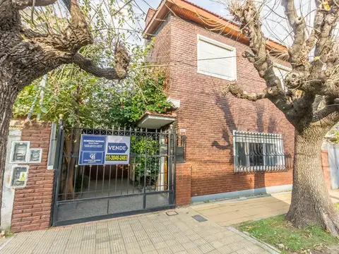VENTA CASA 4 AMBIENTES CASTELAR