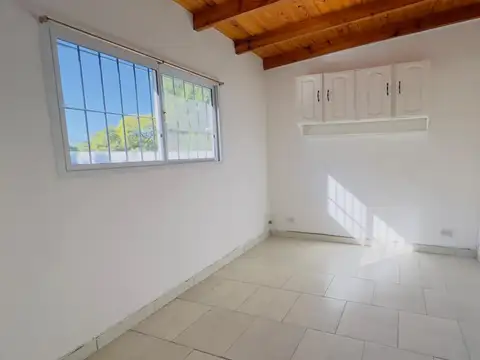 Depto Tipo Casa en Alquiler con 3 cocheras