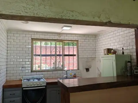 Casa 4 ambientes con 2 baños