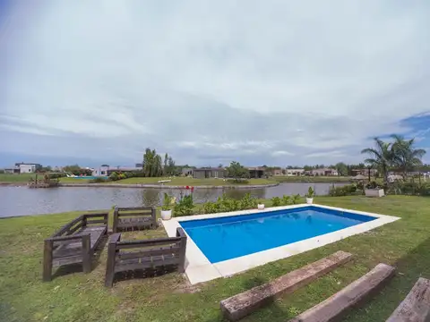 Casa en Venta al Este