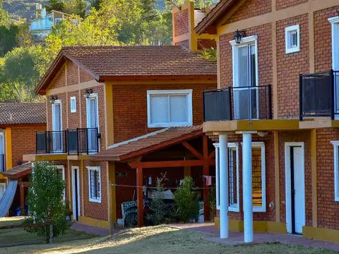 Casa 7 ambientes con 6 baños