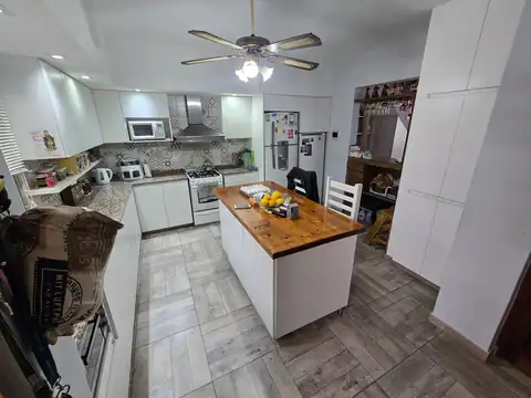 Venta - Casa en Florida - 6 Ambientes - Excelente