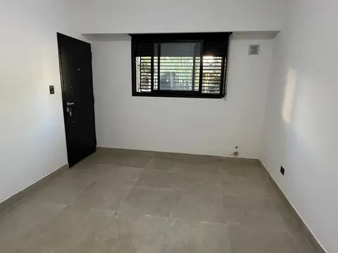 Depto Tipo Casa en Venta en Villa del Parque, USD 240.000