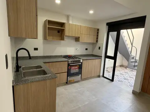 Depto Tipo Casa en Venta al Este